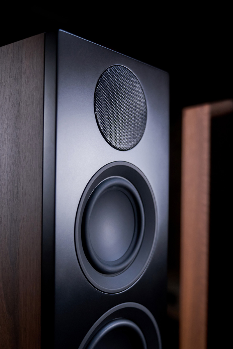 L20 – Full Range Floor Stander - Image 6