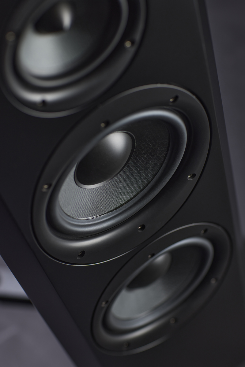 M30.2Black Closeup 01